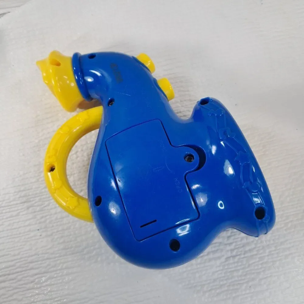 Pinkfong Baby Shark Lights N' Sounds‎ Saxophone blue toy instrument kids toddler